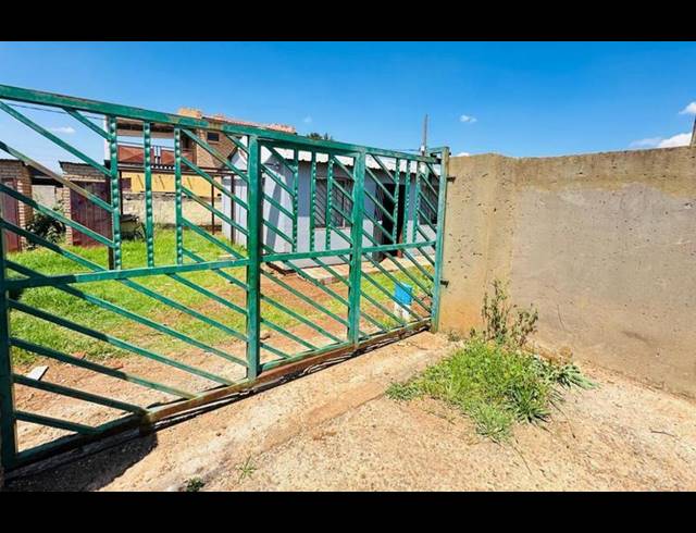 2 BEDROOM HOUSE FOR SALE IN ORANGE FARM